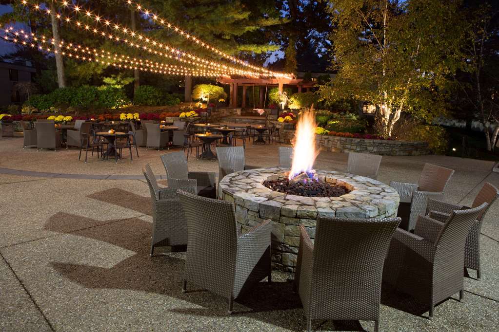 Doubletree By Hilton Hotel Boston - Bedford Glen 외부 사진